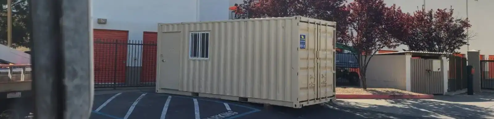 20ft On-Site Mobile Ground Level Office and Storage Combo Container for Rent